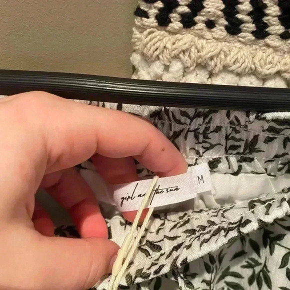 GIRL AND THE SUN MELTING RUFFLE SKIRT WHITE GREEN LEAF NWT SIZE M - Picture 6 of 9